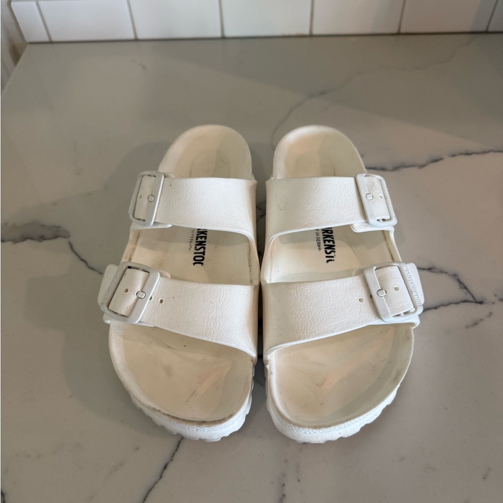 Women’s Birkenstock White Sandals with Adjustable Straps and Contoured Footbed